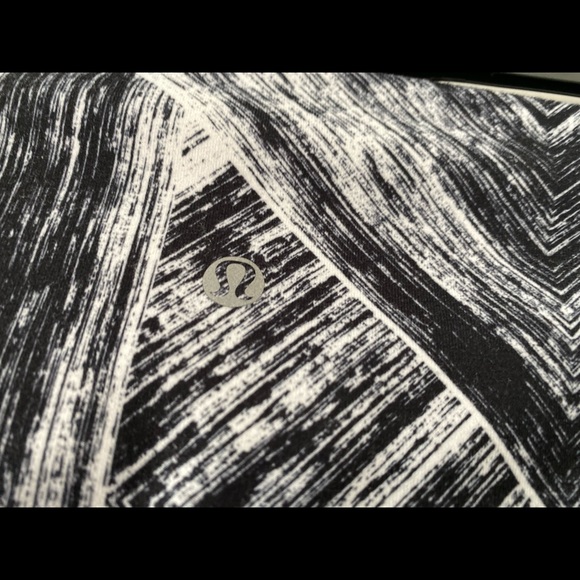 Lululemon yoga pants 🧘‍♀️ - Picture 8 of 8